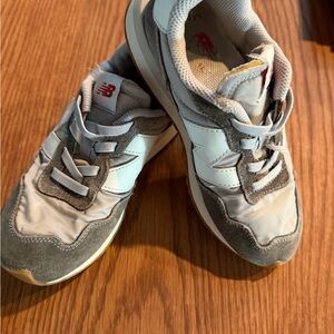 New Balance Kids' Gray and White Sneakers with Red Accents
